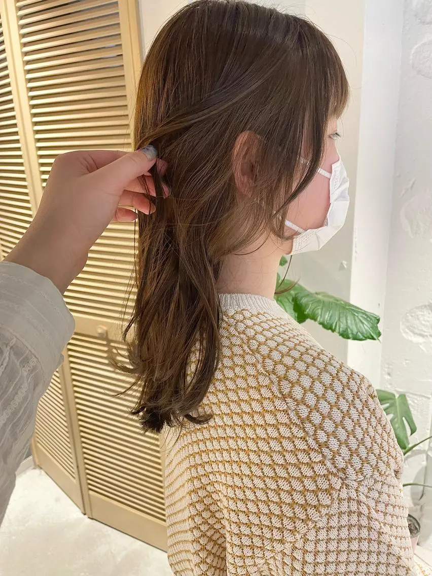 セミロング カラー アッシュ ベージュカラー ブリーチ ブラウンカラー ショコラベージュ 🩰オリーブ/ ベージュ松本咲花🩰のヘアスタイル