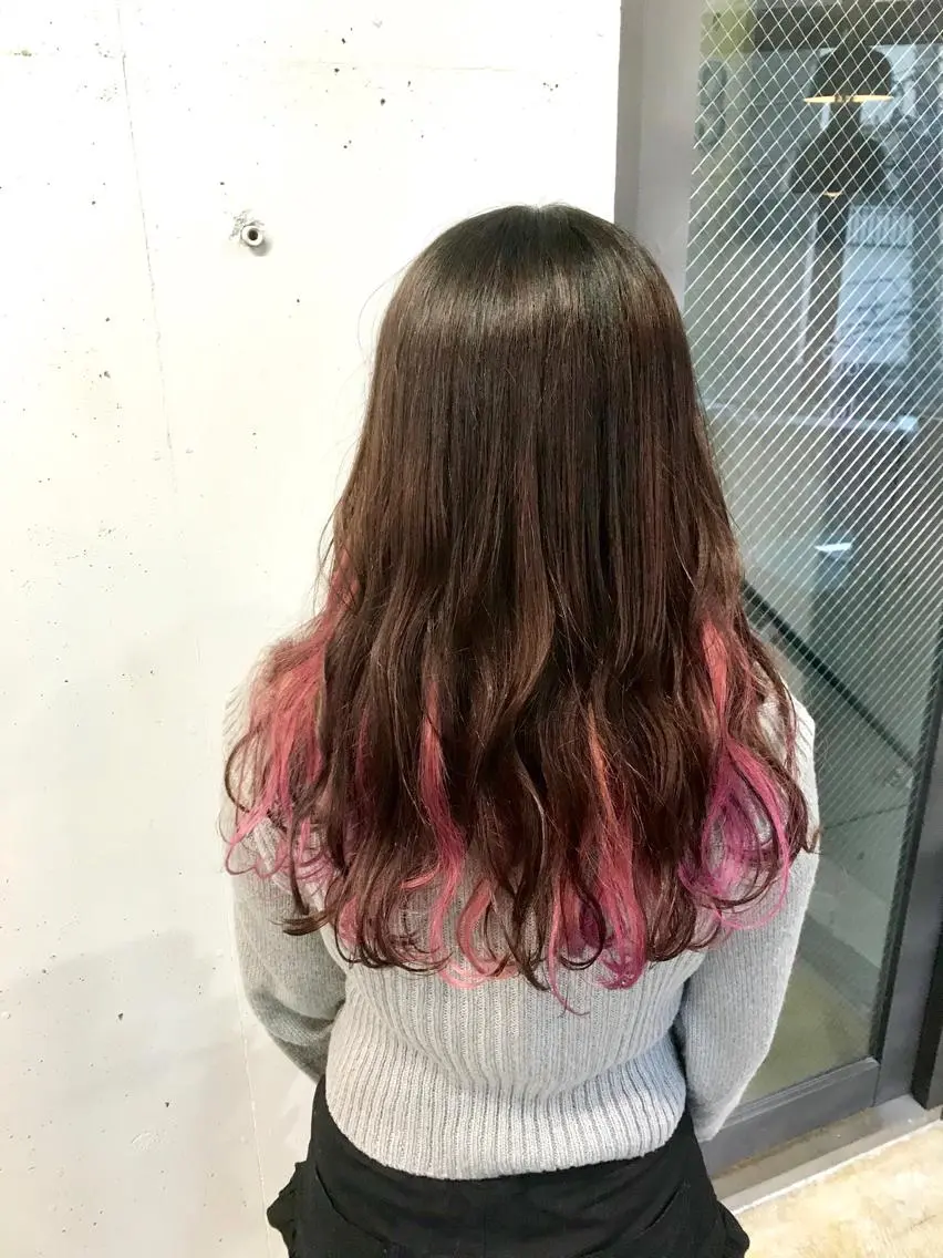 ロング カラー インナーカラー ピンクカラー ヘアカラー トリートメント 新井 広樹のヘアスタイル