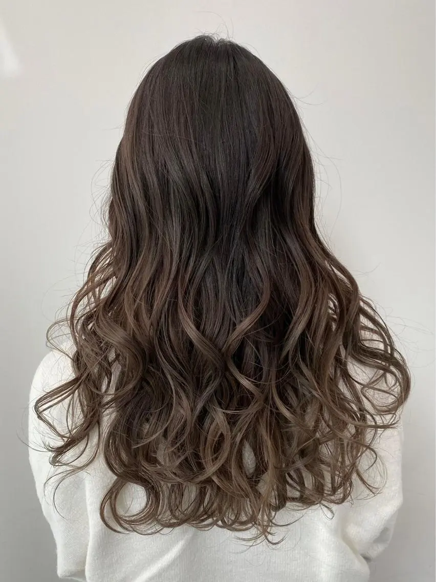 ロング カラー グレージュ カット ヘアカラー トリートメント 【公式】amble luxe池袋東口🩷のヘアスタイル