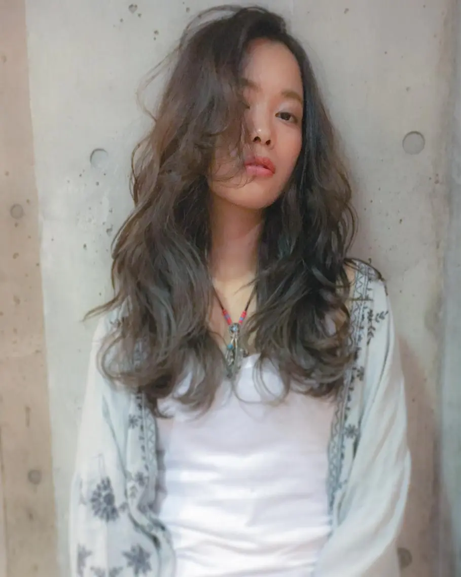 ロング カラー ハイライトカラー ハイライト レイヤーカット 北條 優輝のヘアスタイル