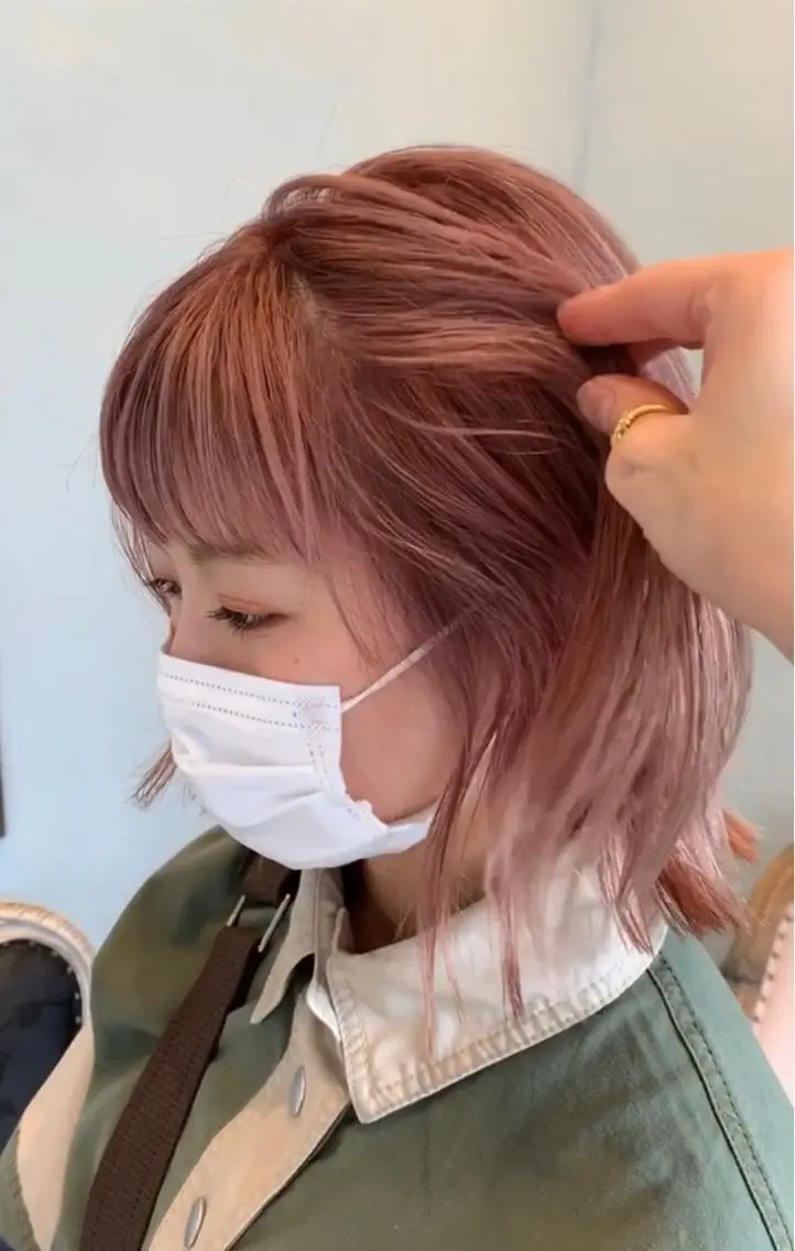 ミディアム カラー SAKINO ベージュカラーのヘアスタイル
