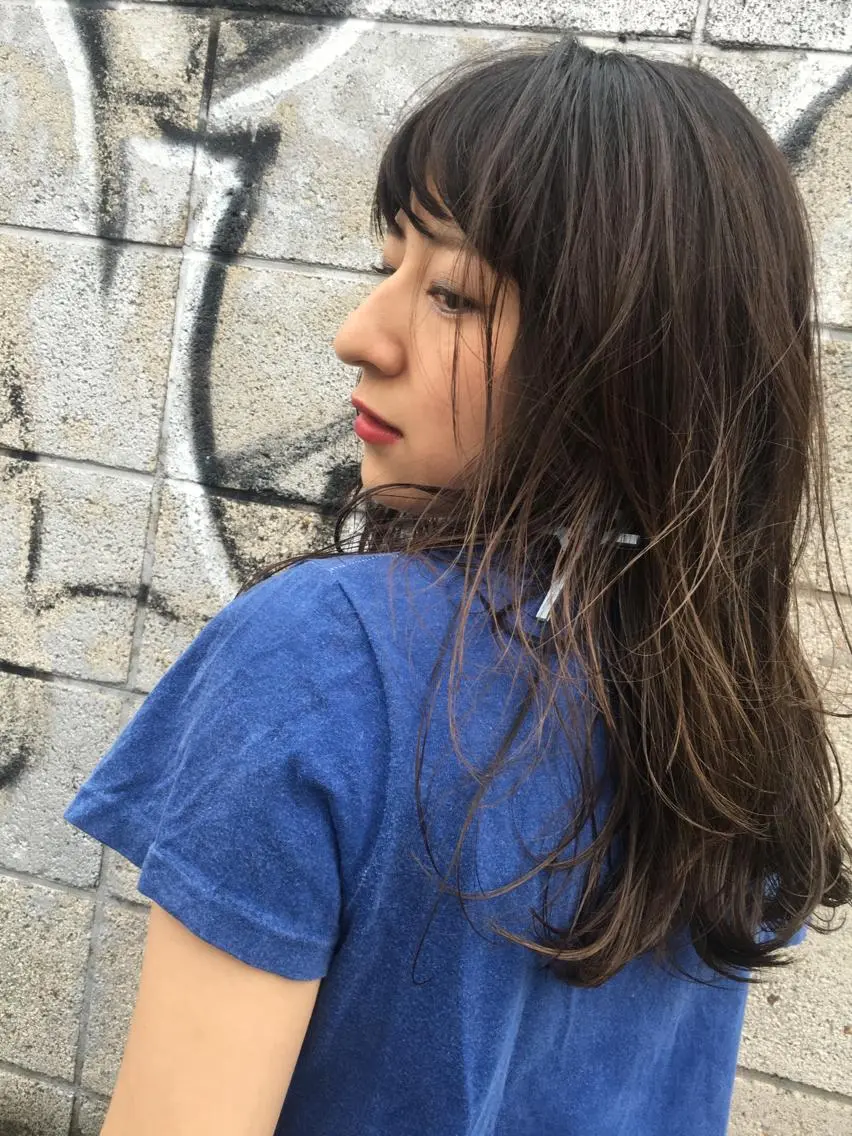 セミロング カラー ハイライトカラー ハイライト 半個室サロン🫧 ササキアヤカのヘアスタイル