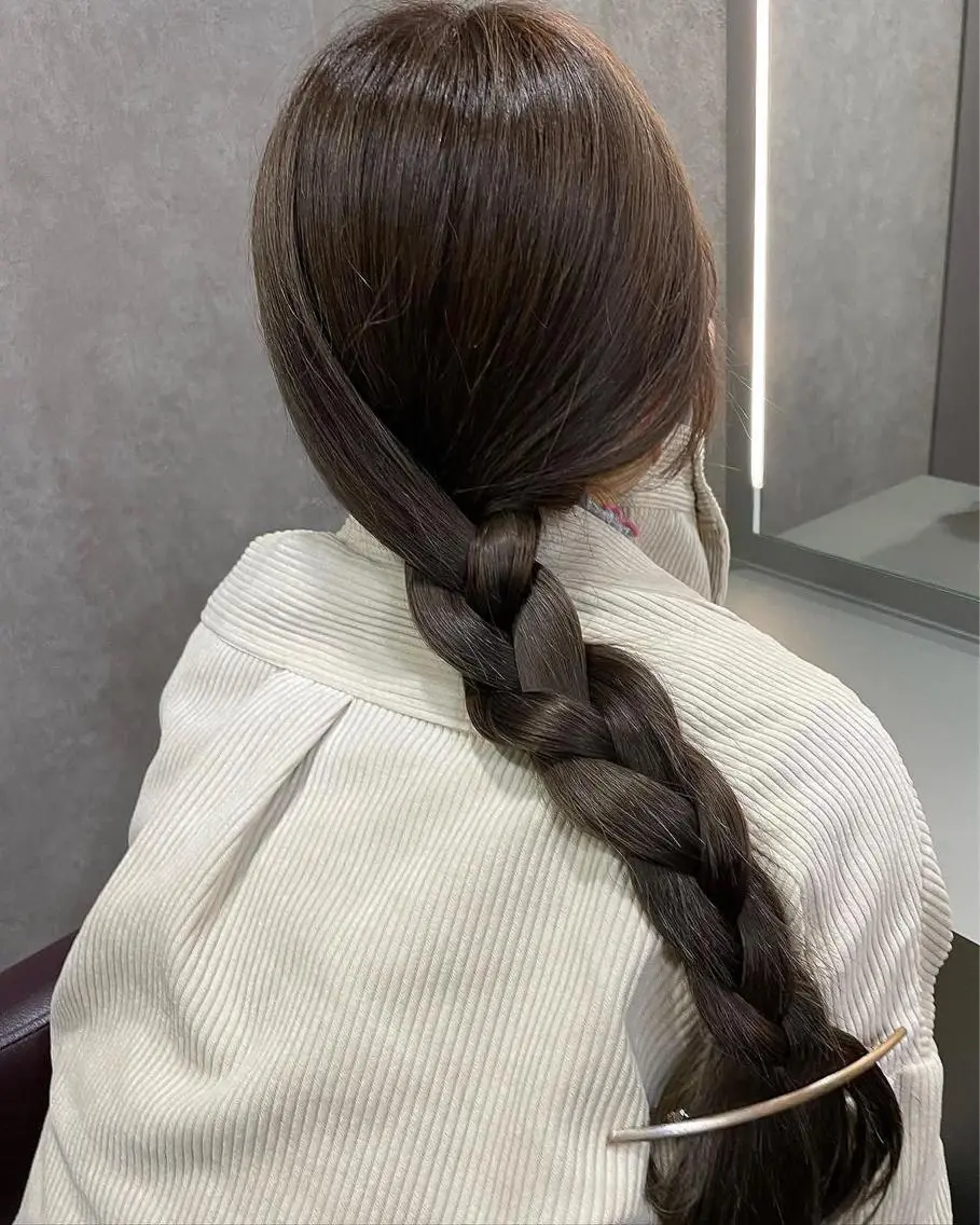 ロング ヘアカラー トリートメント nene .のヘアスタイル