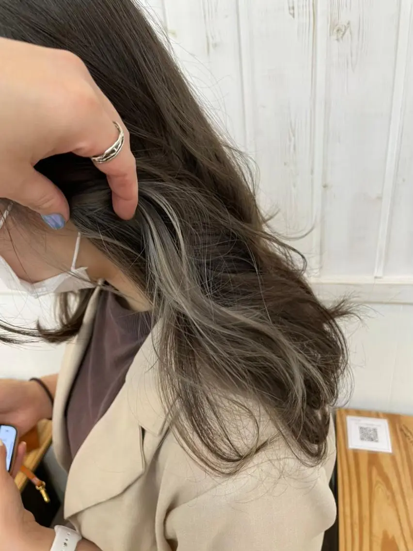 セミロング カラー ヘアアレンジ パーマ アディクシーカラー アッシュ バレイヤージュ ベージュカラー ブリーチ newi grande 横浜店のヘアスタイル