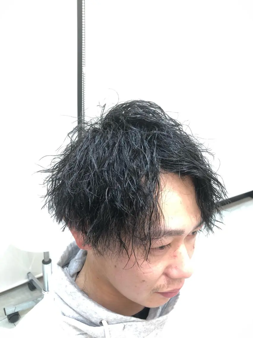 パーマ メンズ メンズパーマ メンズツイストパーマ ツイストパーマ メンズパーマ 国安晃平のヘアスタイル