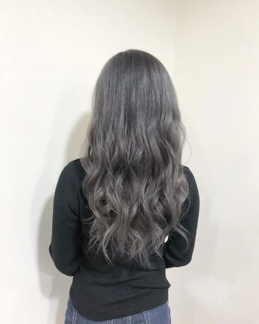 ロング アッシュ アッシュグレー アッシュグレージュ ヤマグチ ヒカルのヘアスタイル