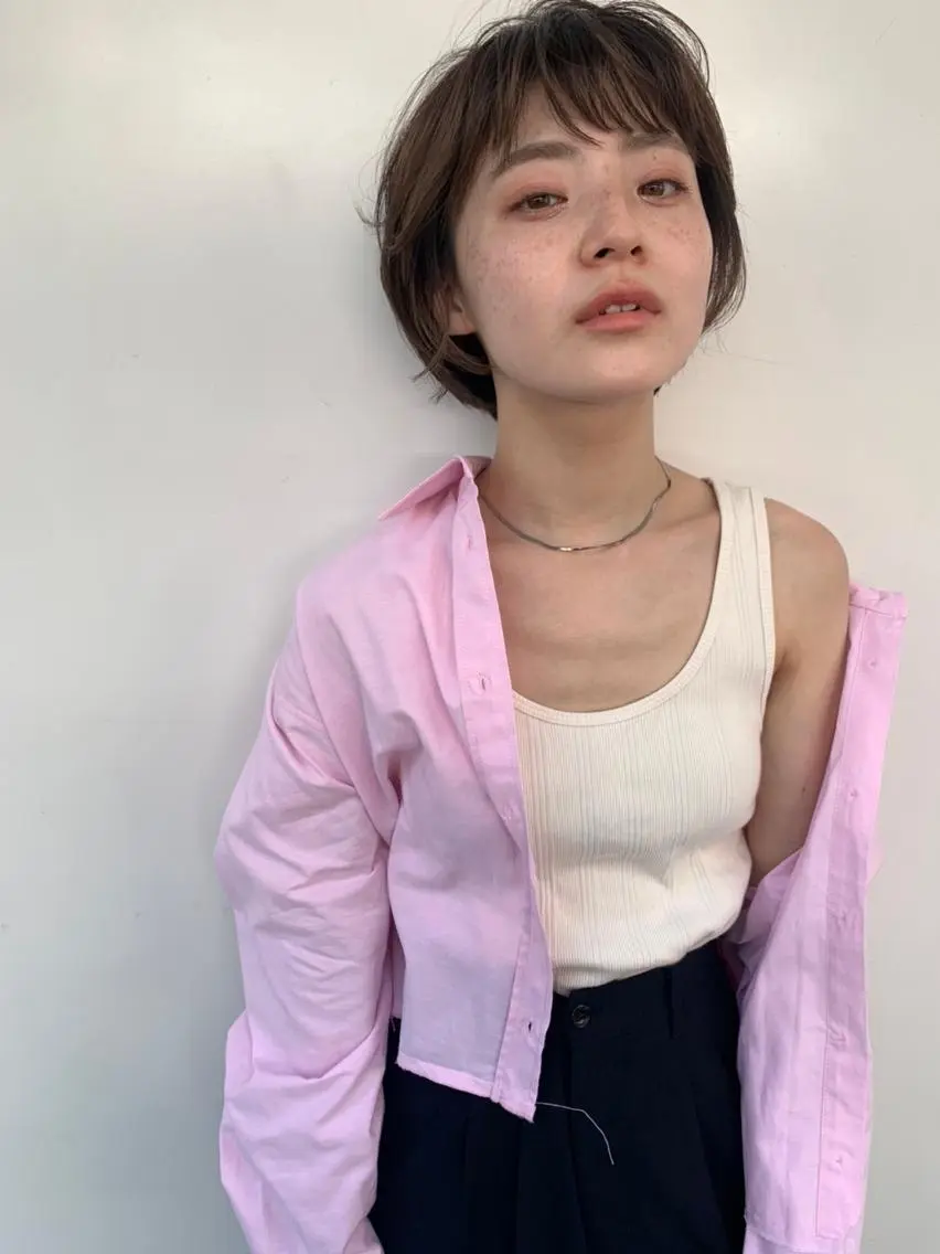 ショート パーマ カラー ネイル ダブルカラー グラデーションカラー ハイライトカラー イルミナカラー インナーカラー CEINE PATHのヘアスタイル