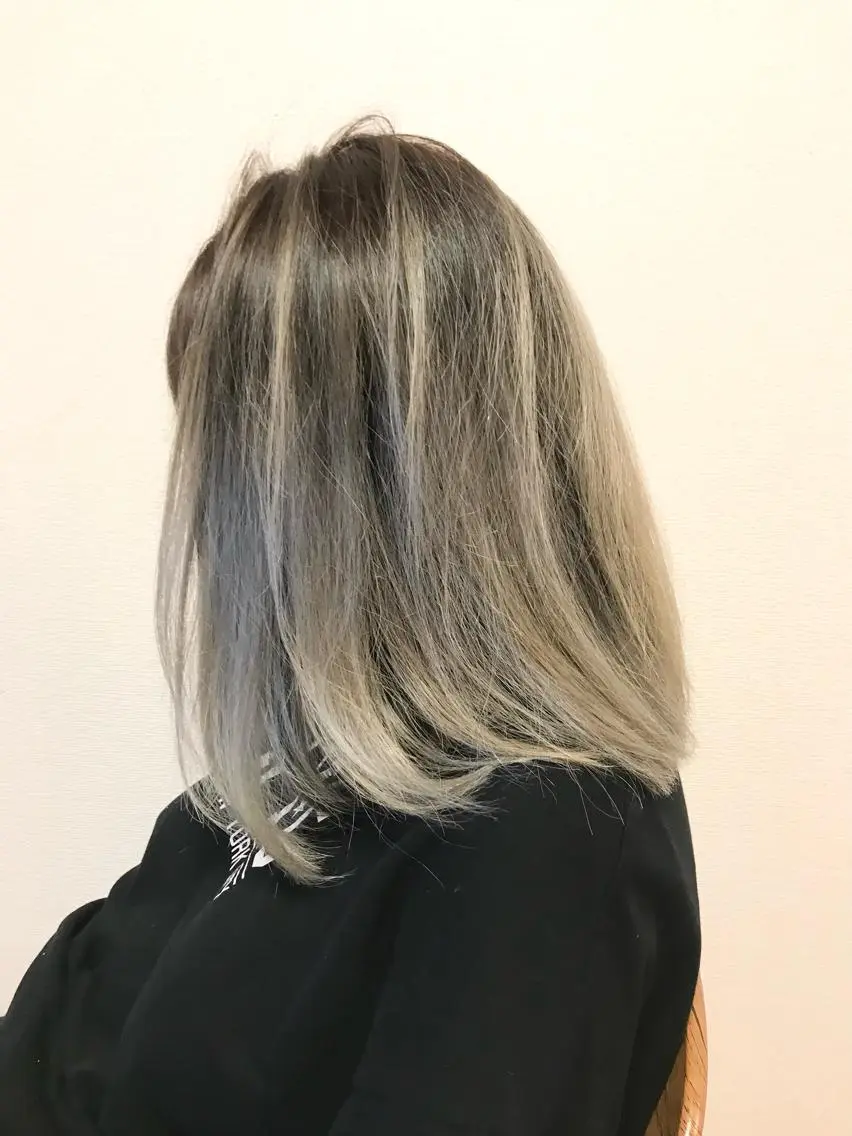 ミディアム 外国人風カラー ハイライト 韓国風ヘア レイヤーカット カット ヘアカラー AN'TIA小作代表 ⭐︎kazuma⭐︎のヘアスタイル