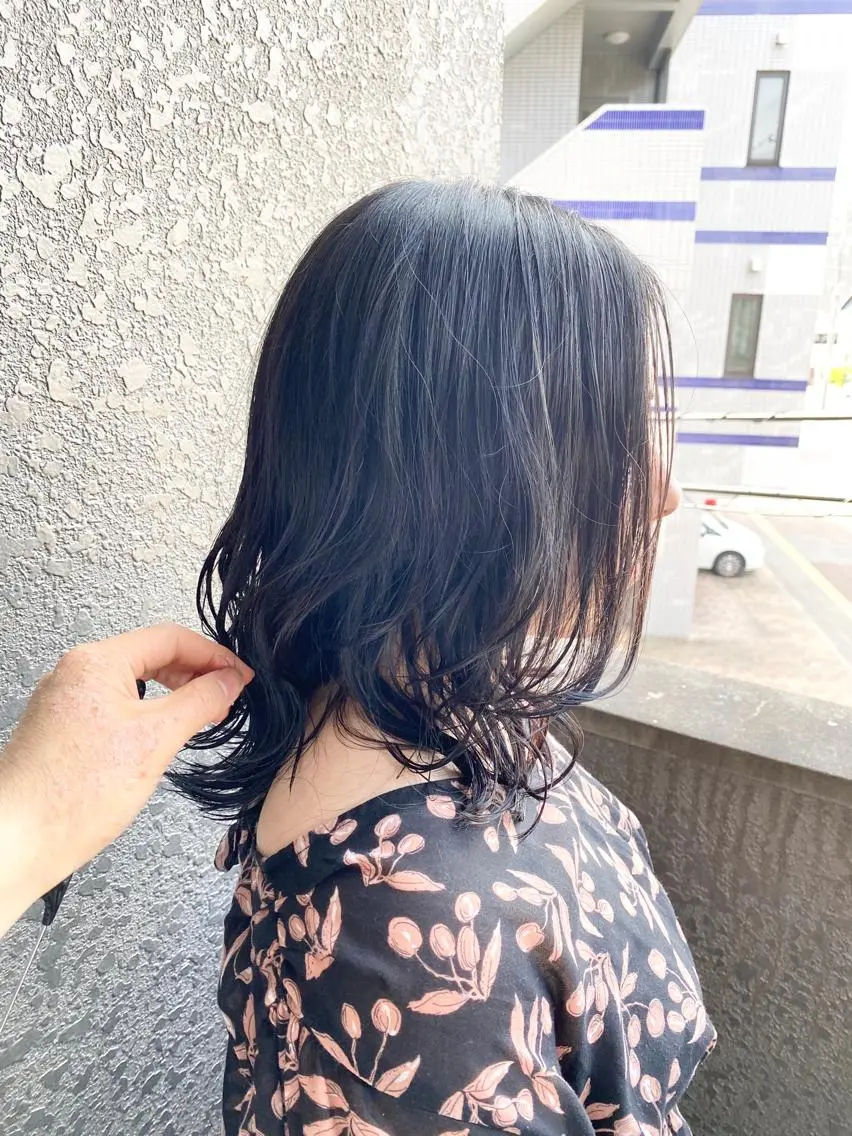 ミディアム カラー 赤間 飛鳥のヘアスタイル