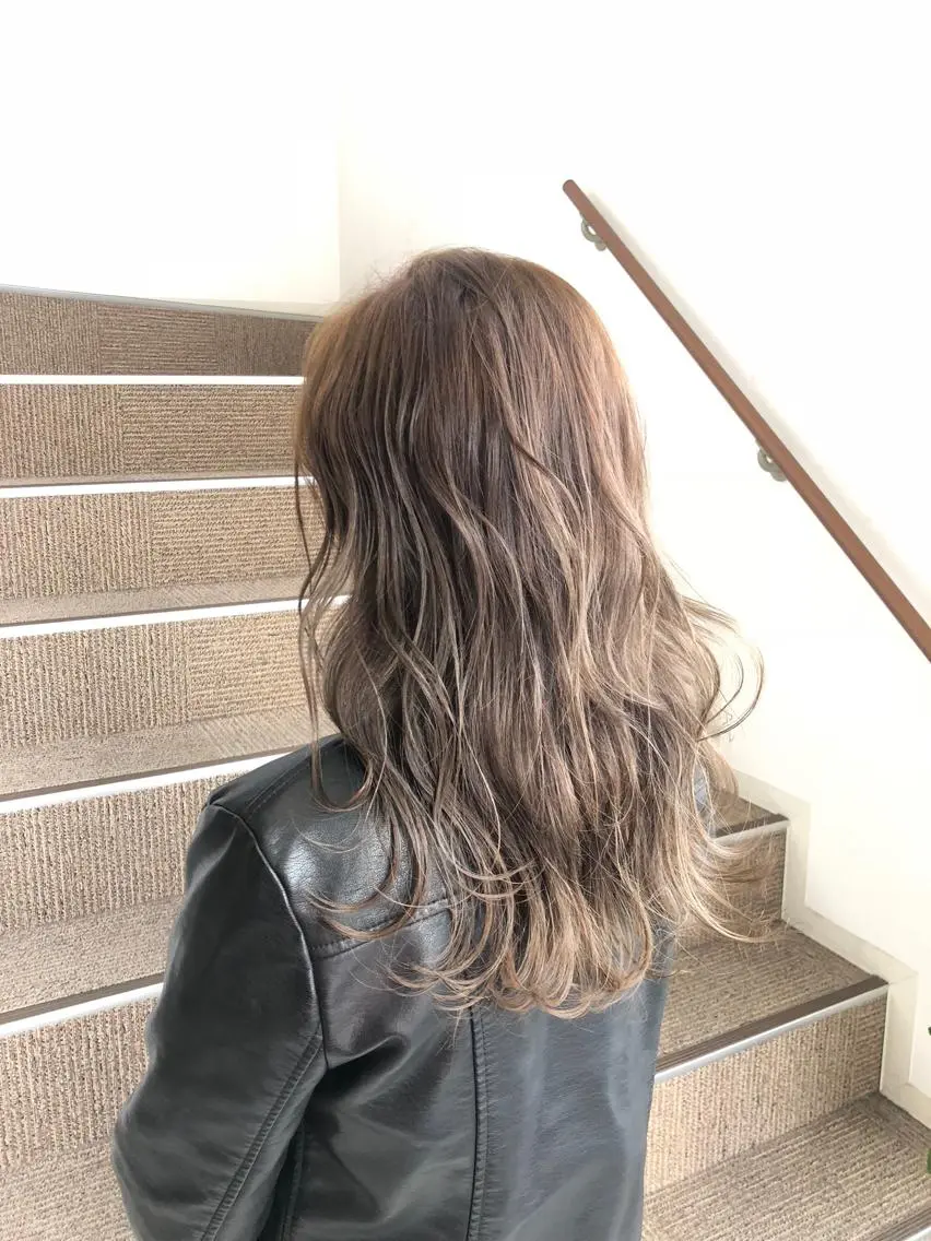 セミロング 松戸　レイヤーカット 野口　康太郎のヘアスタイル