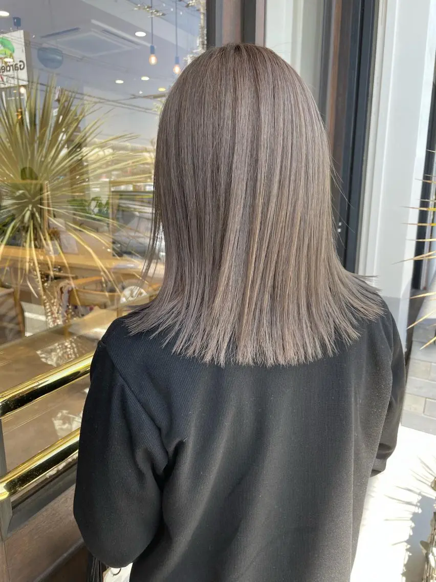 カラー ベージュカラー 比嘉 千咲のヘアスタイル