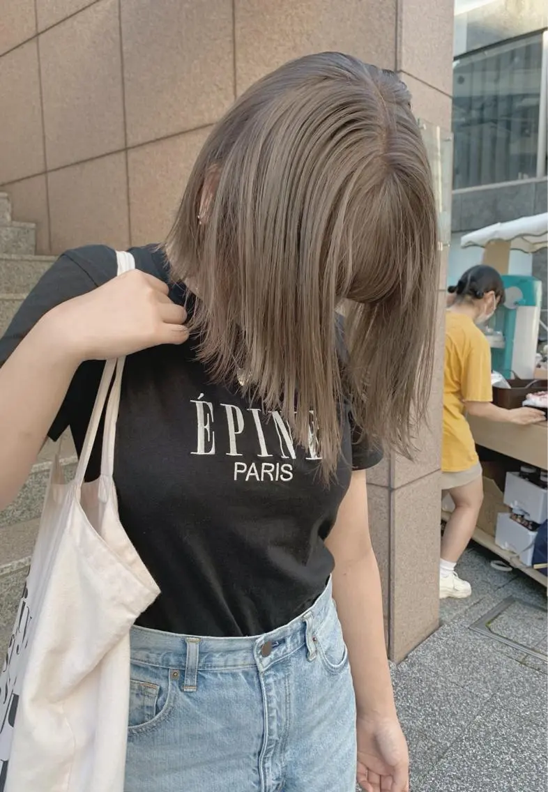 ミディアム カラー パーマ ヘアアレンジ メンズ キッズ ネイル マツエク・マツパ ハイトーンボブ 前田 表参道　グレージュのヘアスタイル