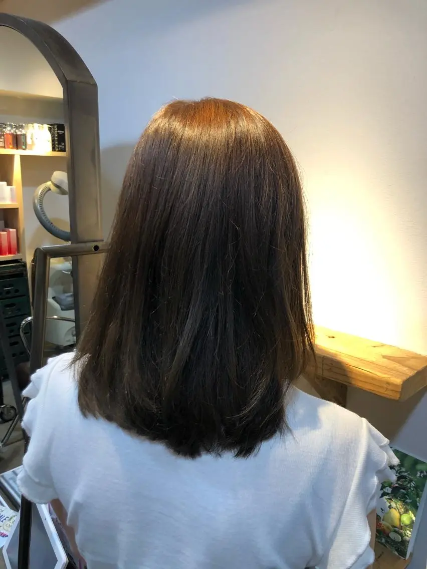 セミロング アッシュ 髪質改善✨自由が丘 札辻 拓未のヘアスタイル