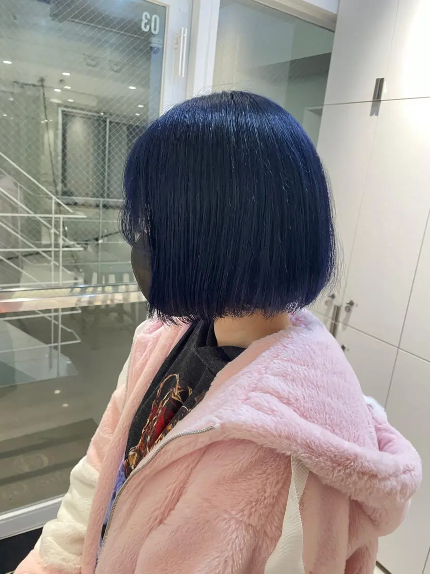 ショート カラー ヘアアレンジ ブルーカラー ネイビーカラー ボブ カット ヘアカラー トリートメント ヘッドスパ ヘアセット 艶カラー✨縮毛矯正✨ 翁長孝輔のヘアスタイル