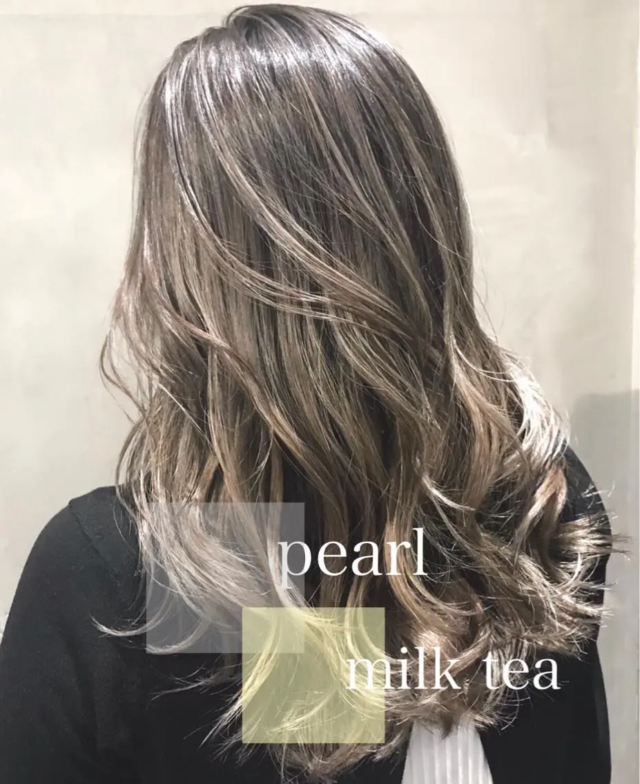 ロング カラー アッシュ ベージュカラー ブルーカラー グレージュ ハイトーンカラー ヘアカラー AKI アキのヘアスタイル
