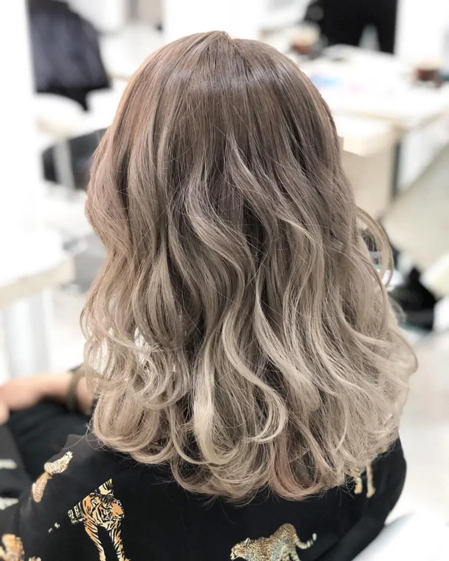 ミディアム カラー ヘアカラー トリートメント 🦋髪質改善 今宮梨沙🦋のヘアスタイル