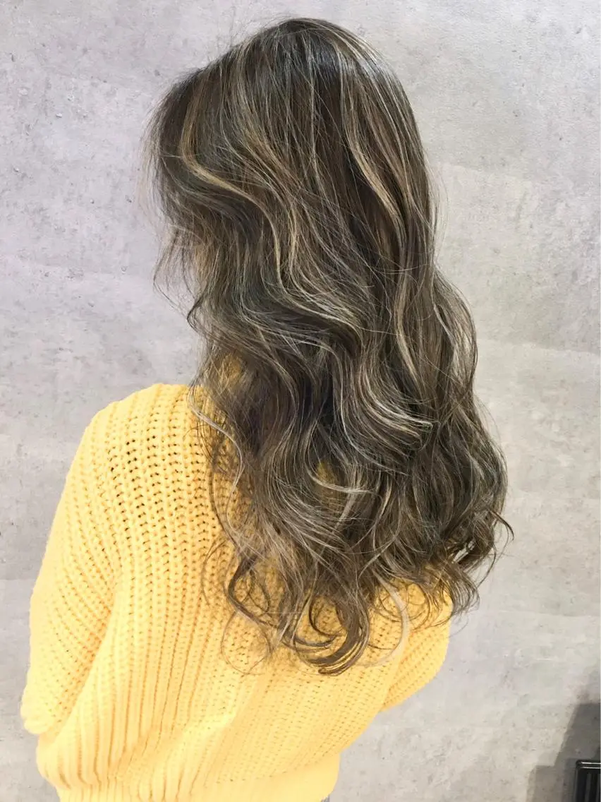 ロング カット ヘアカラー トリートメント KYOKO 【Bear】のヘアスタイル