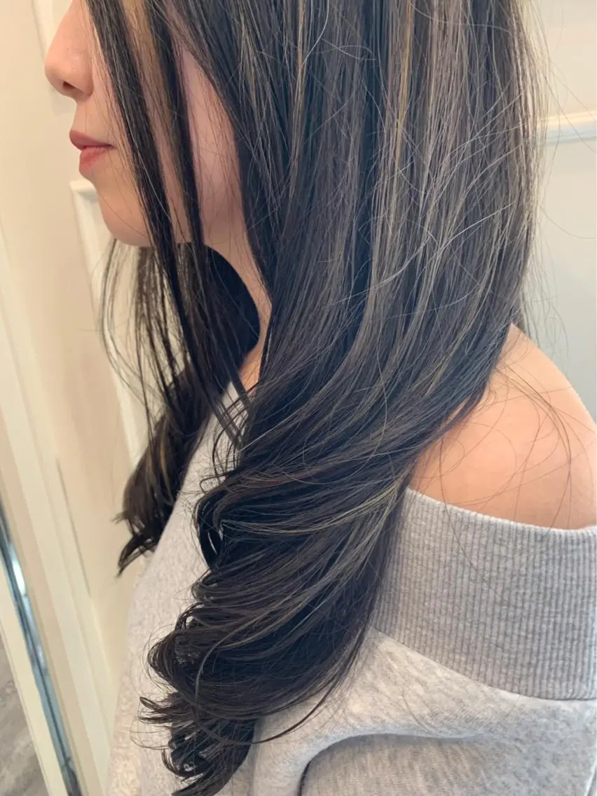 ロング カラー グラデーションカラー ハイライトカラー ハイライト Blanco Color&Careのヘアスタイル