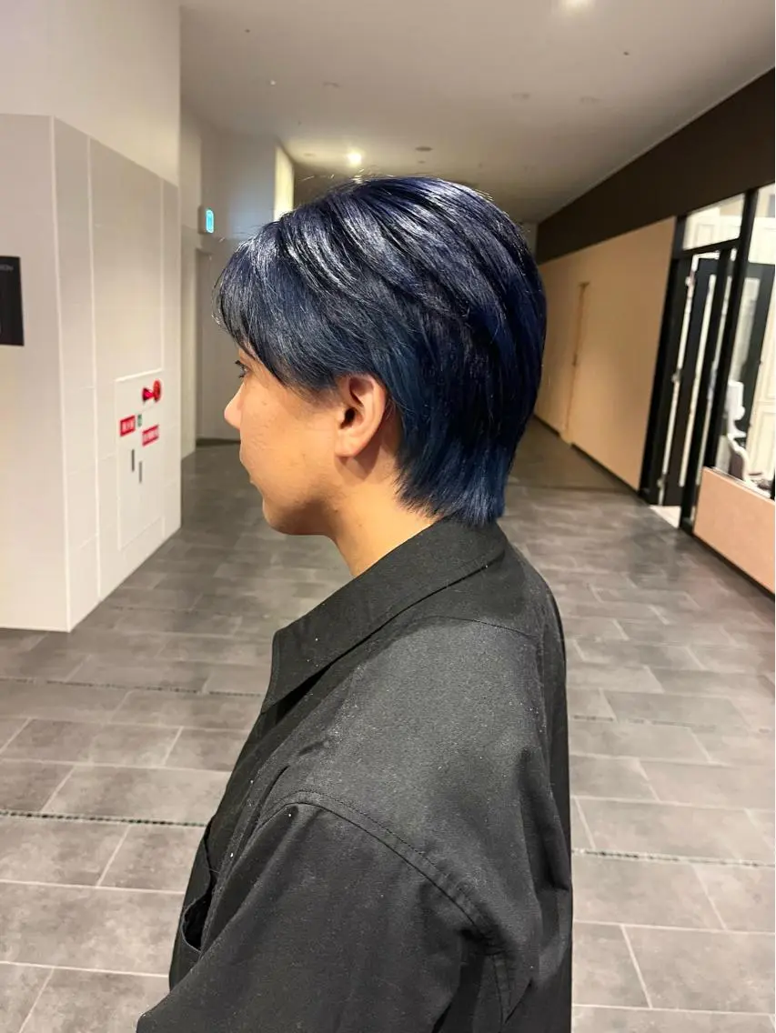 メンズ センターパート 大阪ウルフカット 🐺デザインカラーのヘアスタイル