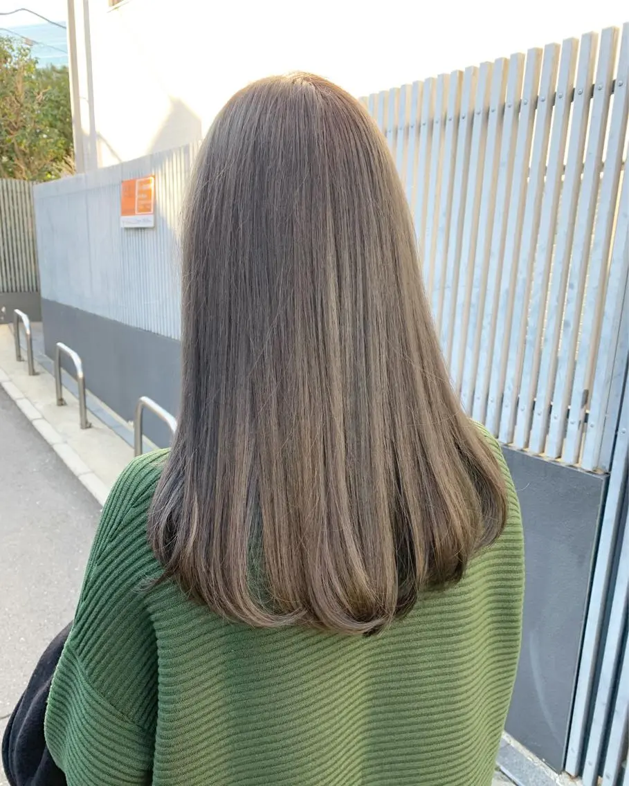 セミロング カラー チバ タクミのヘアスタイル