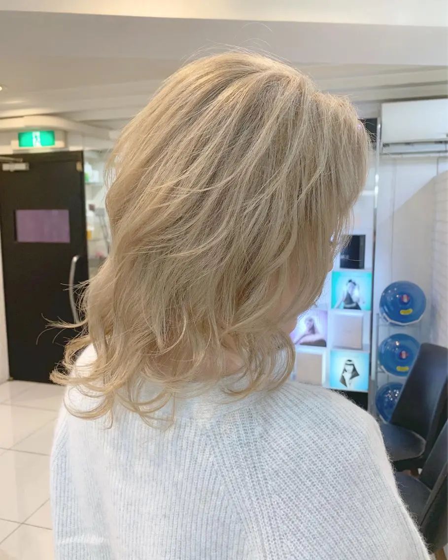 ミディアム カラー ヘアカラー トリートメント にしき さんのヘアスタイル