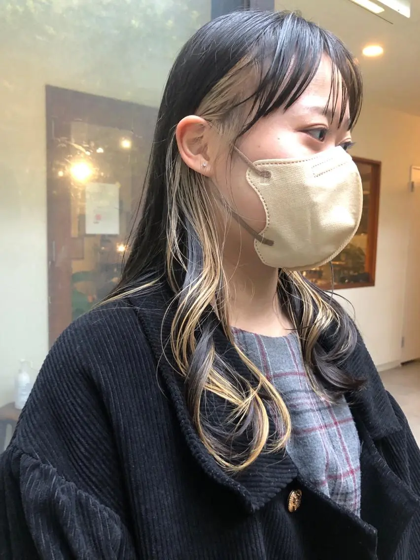 カラー インナーカラー 竹内 絢香のヘアスタイル