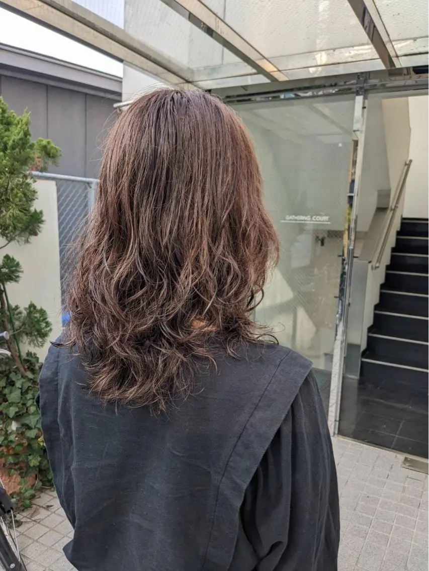 セミロング カット ヘアカラー パーマ トリートメント 寺田 ゆりのヘアスタイル