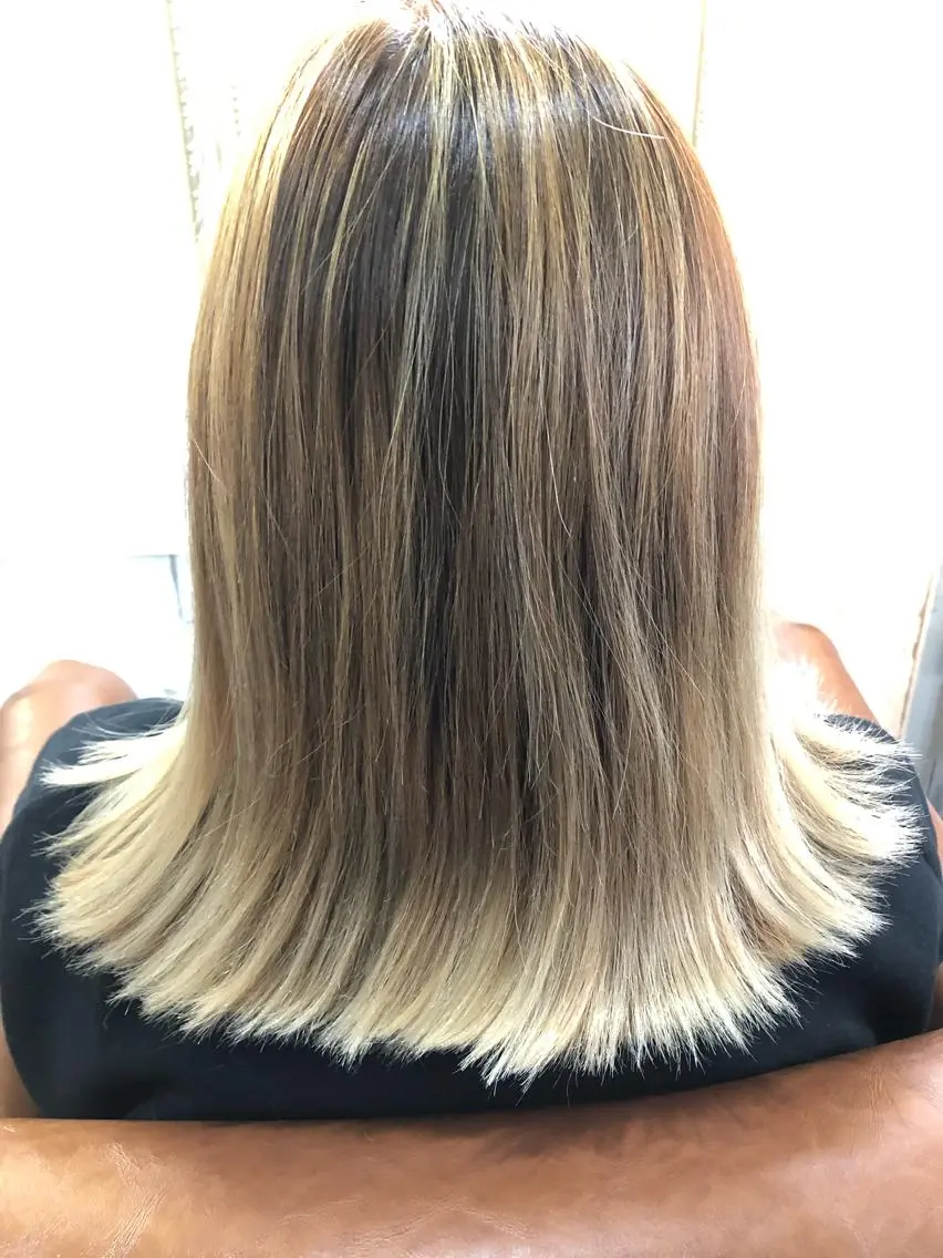 セミロング ヘアカラー トリートメント 🐆アンドウ チカコ🦓のヘアスタイル