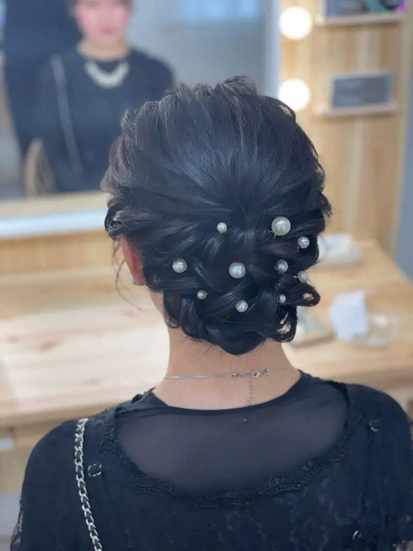 セミロング ヘアアレンジ 鷲見 望のヘアスタイル