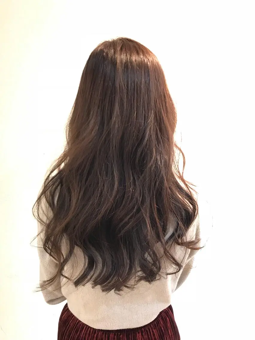 ロング カット ヘアカラー ayano ．のヘアスタイル