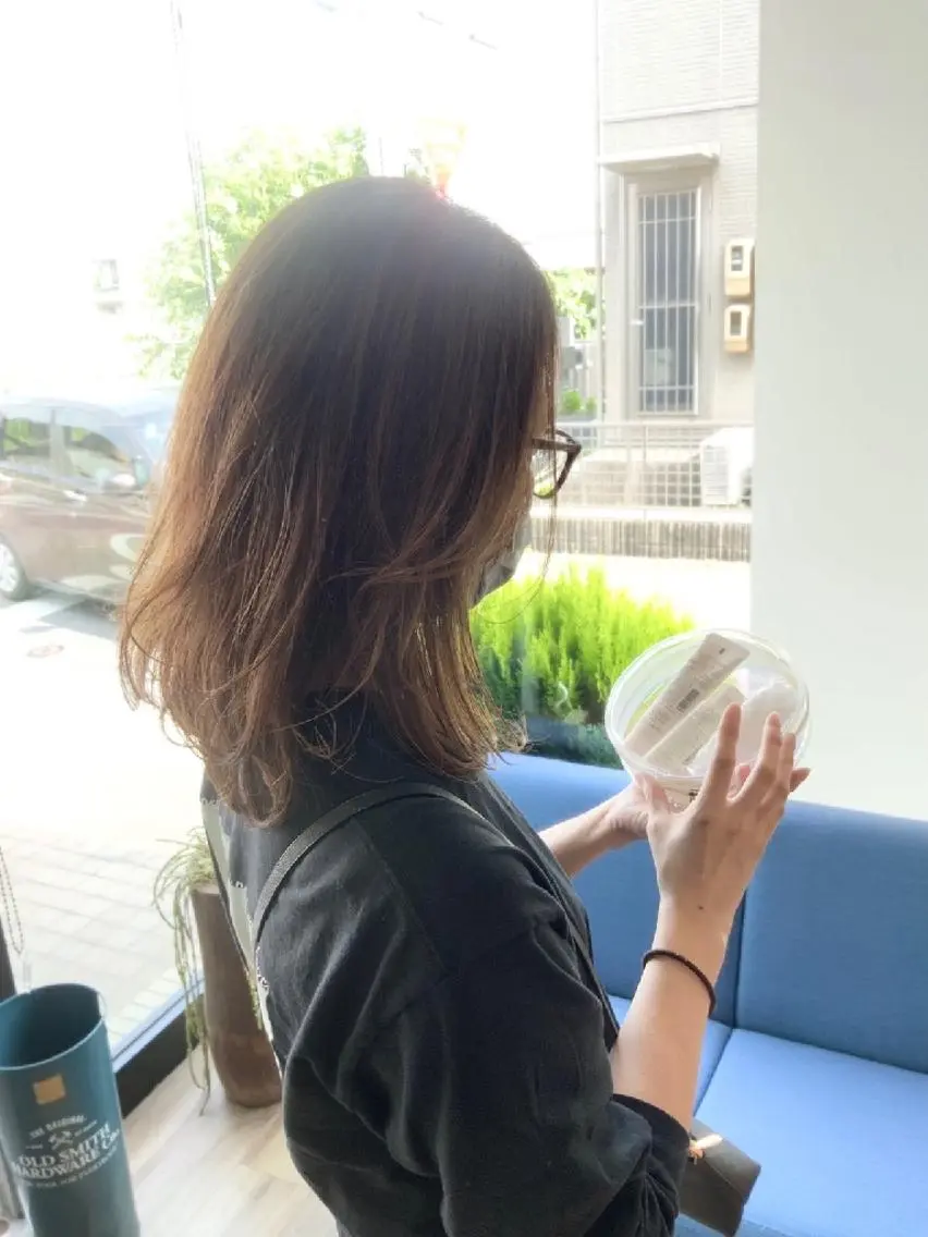 カラー アッシュ ベージュカラー 堀 望美のヘアスタイル