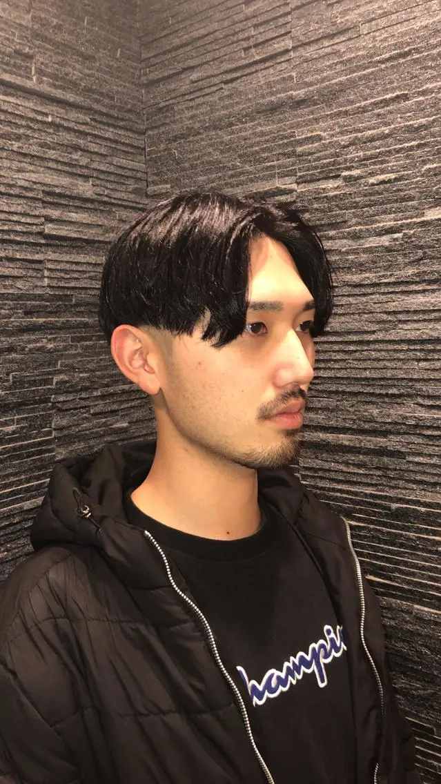 ミディアム カラー メンズ センターパート 中原 滉太のヘアスタイル