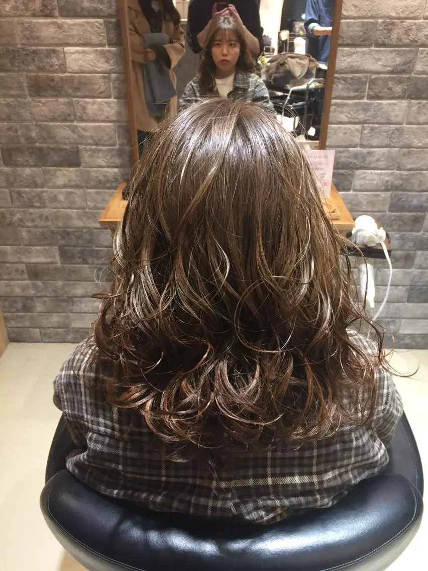 ミディアム カット ヘアカラー トリートメント 所渉/韓国レイヤー /ウルフカットのヘアスタイル
