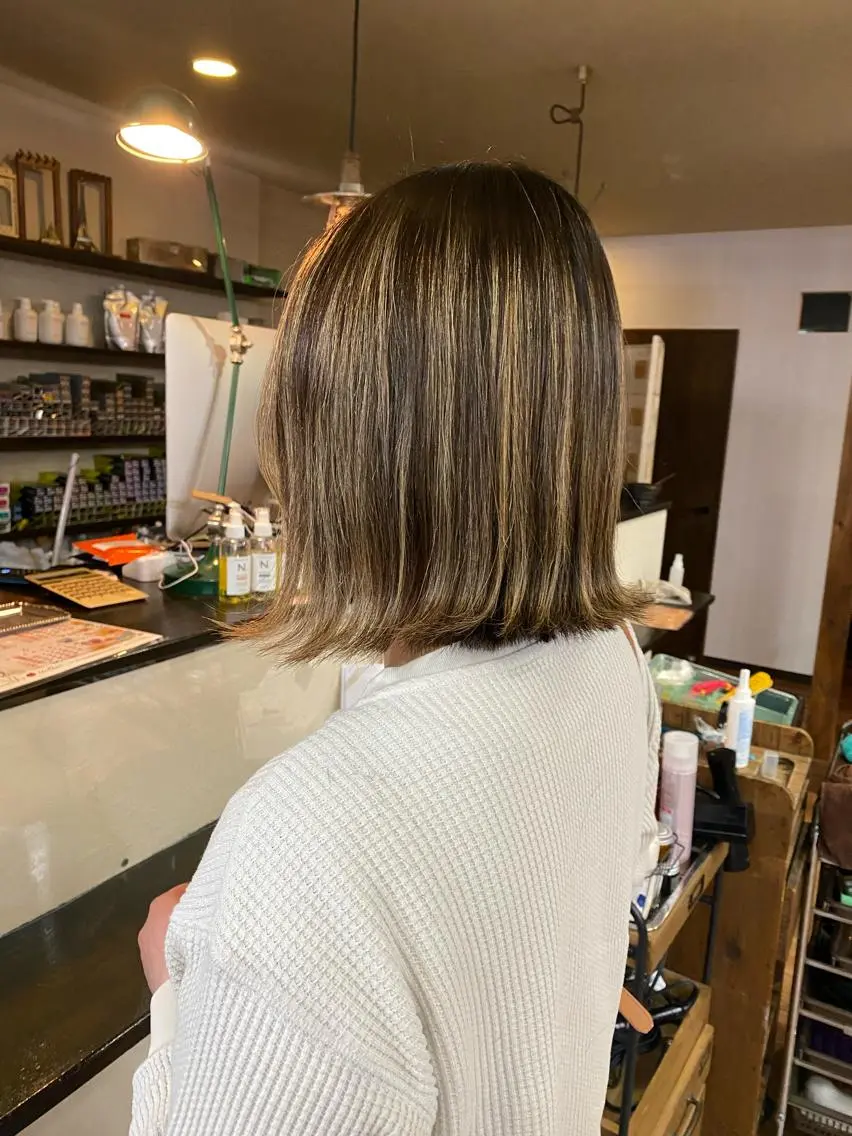 ミディアム 立野 希沙のヘアスタイル
