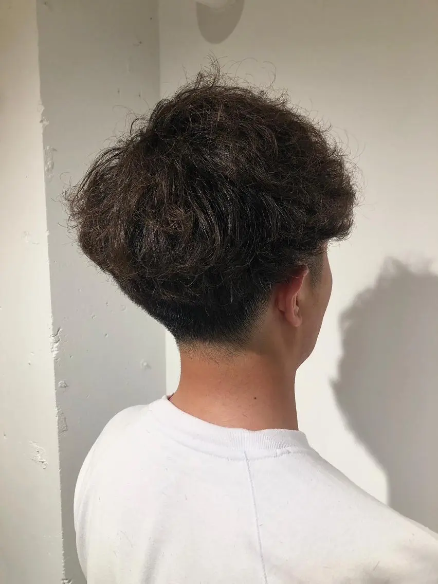 ショート メンズ アップバング ビジネス マッシュ メンズパーマ メンズツイストパーマ カット 高橋 英彦のヘアスタイル