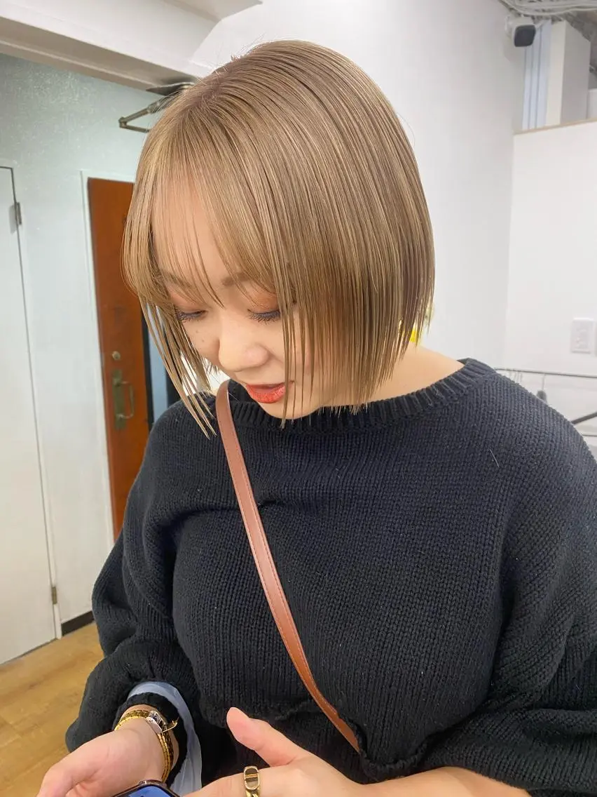 ショート カラー パーマ ヘアアレンジ ネイル マツエク・マツパ アイブロウ 結婚式・ブライダル アッシュ アッシュブラウン バレイヤージュ ベージュカラー カット ヘアカラー トリートメント 韓国風×透明感カラー 髪質改善オタベシンヤのヘアスタイル