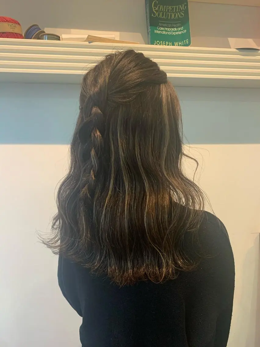 セミロング カラー ハイトーン/レイヤー 💜Akaneのヘアスタイル