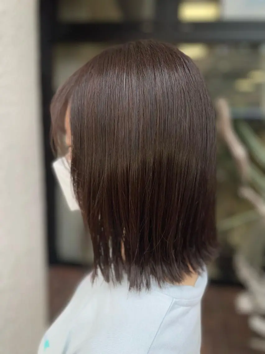 ミディアム カラー ハイトーン/レイヤー 似合わせ・ユキノのヘアスタイル
