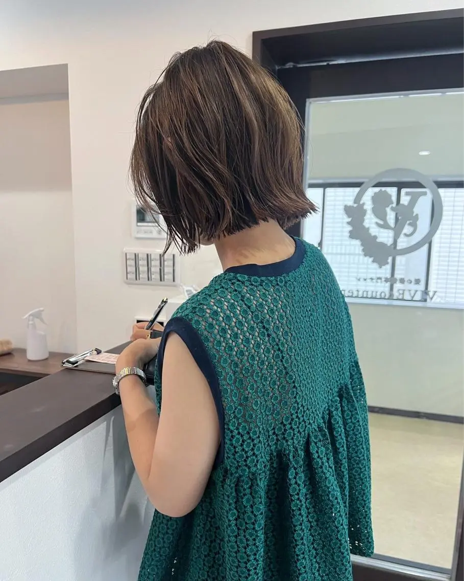 ミディアム タナカ レイヤのヘアスタイル