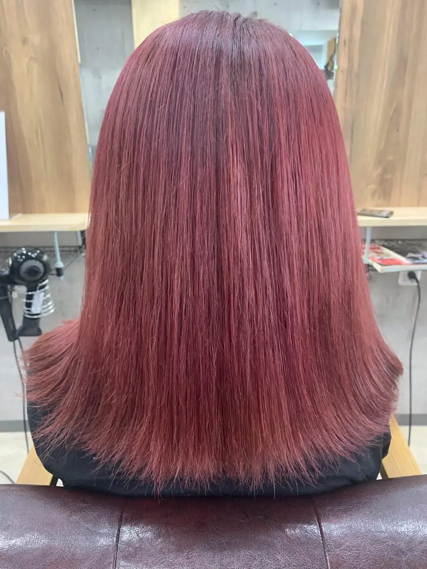 ミディアム カラー バレイヤージュ ブリーチ ケアブリーチ ダブルカラー イヤリングカラー ヘアカラー hair salon mementoのヘアスタイル