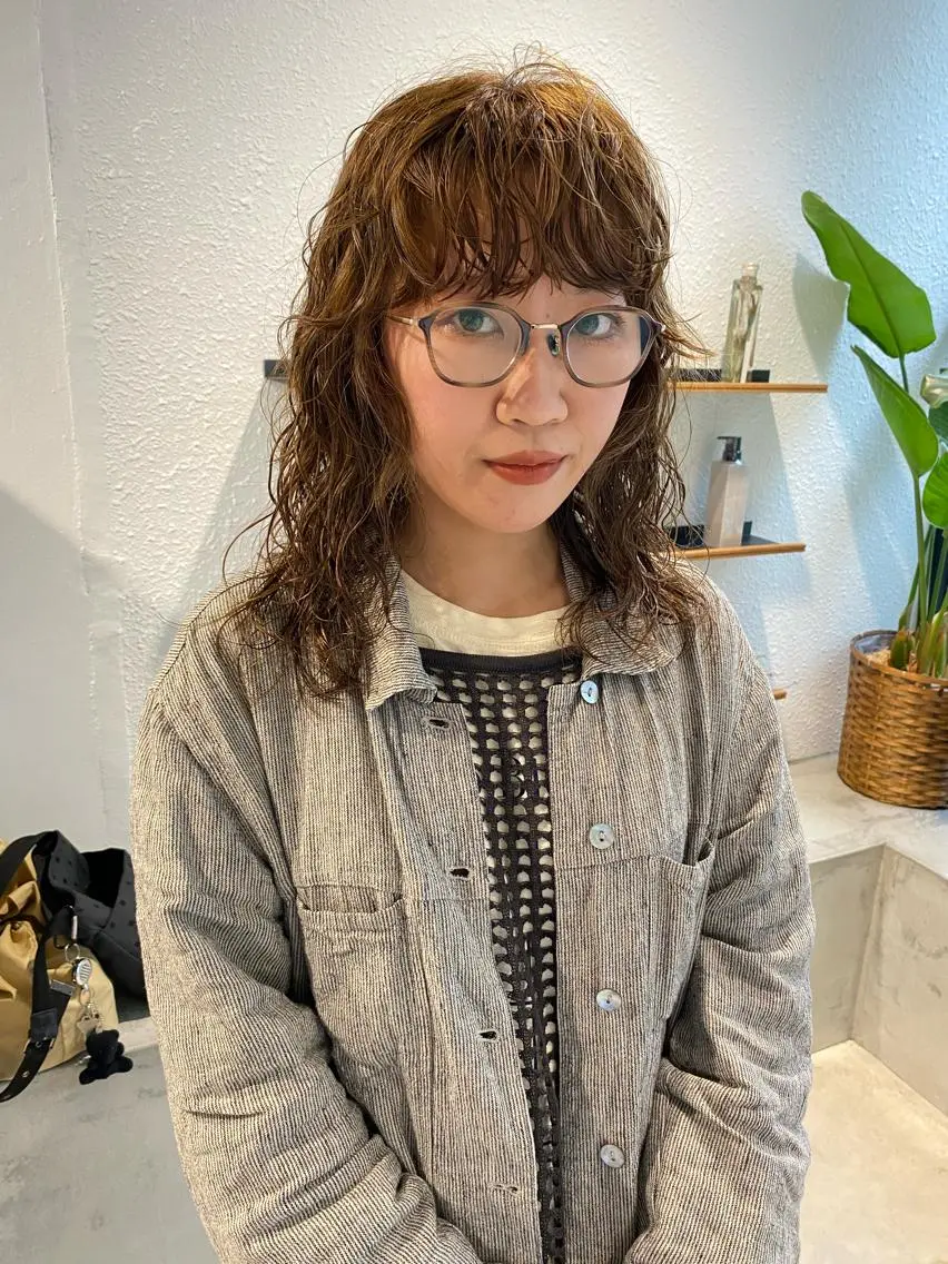 セミロング カラー パーマ ヘアアレンジ メンズ キッズ ネイル マツエク・マツパ アイブロウ メンズブリーチ メンズパーマ セミロングパーマ ブリーチ パーマスタイル🔅 sayacaのヘアスタイル