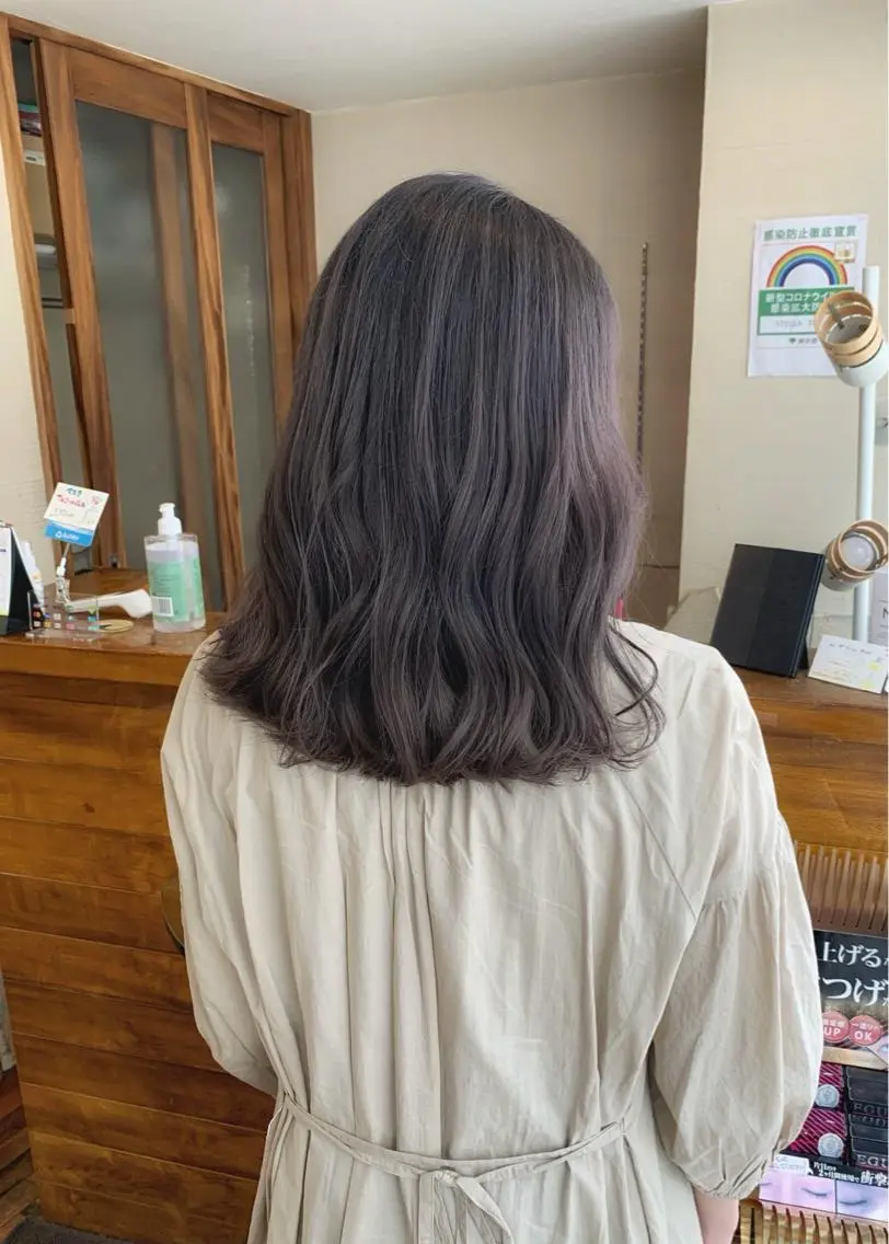 ミディアム カラー グレージュ ラベンダーカラー ラベンダーグレージュ ラベンダーグレー ヘアカラー トリートメント 矢野 晃平のヘアスタイル