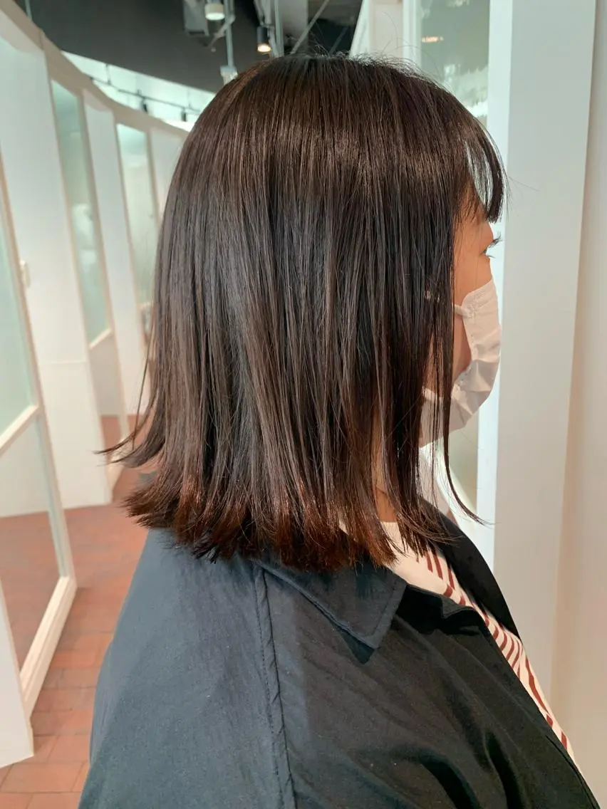 ミディアム カラー ボブ オン眉 透明感カラー ボブ 髪と心を整える美容師のヘアスタイル