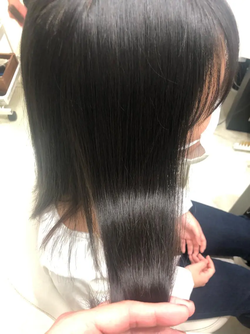 ミディアム カラー カット 縮毛矯正 le. pidorgeのヘアスタイル