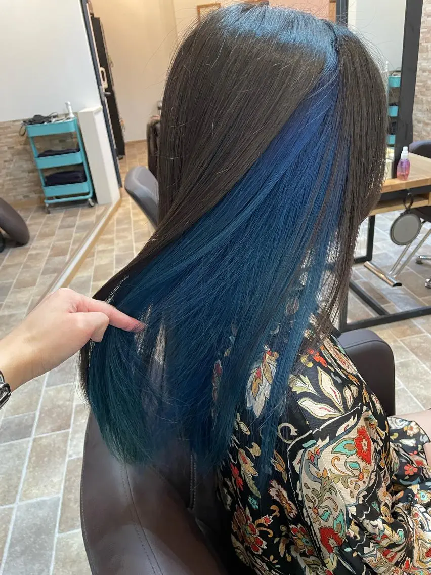 ロング カラー ブルーカラー カット ヘアカラー トリートメント YUI/ ブリーチカラー🌷のヘアスタイル