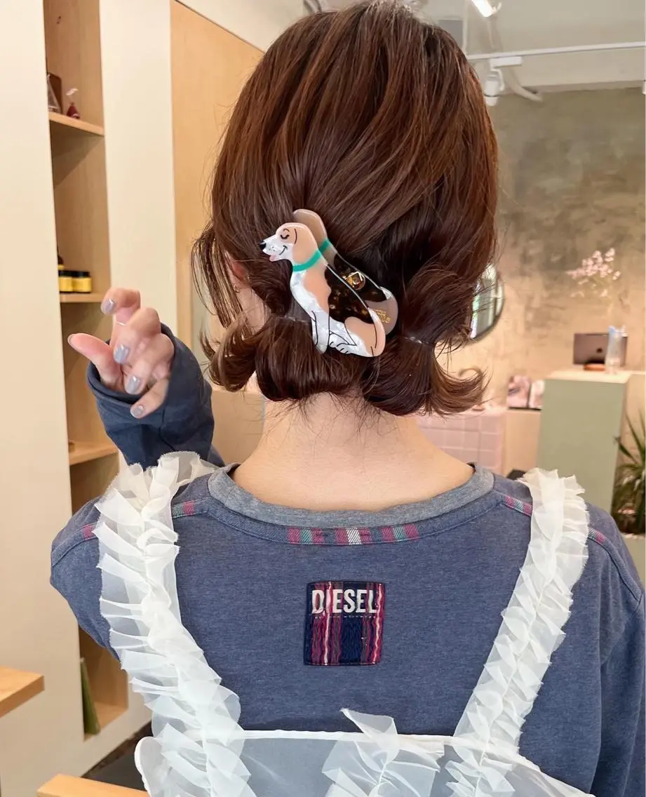 ミディアム カラー ヘアアレンジ お団子ヘア 西山 紗耶香🪽 透明感カラー/ボブのヘアスタイル