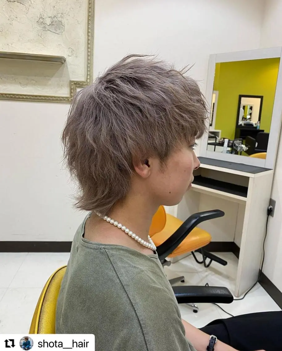 ミディアム カラー メンズ 学生（メンズ向け） メンズウルフカット シルバー 学生 ウルフカット 🩷Eny terrace🩷のヘアスタイル