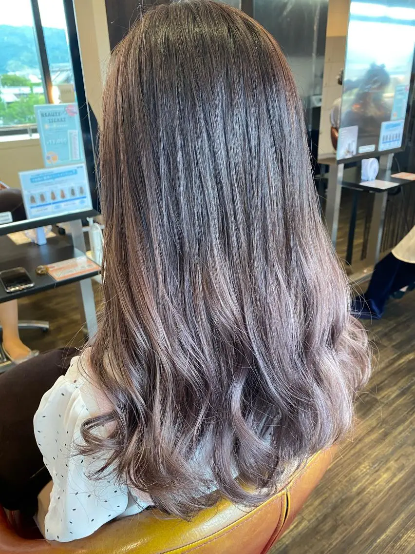 ロング パープルカラー 西本 夏美のヘアスタイル