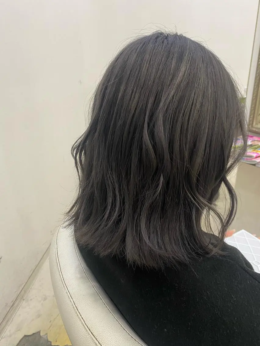 ミディアム カラー 羽澤 亨威【髪質改善】のヘアスタイル