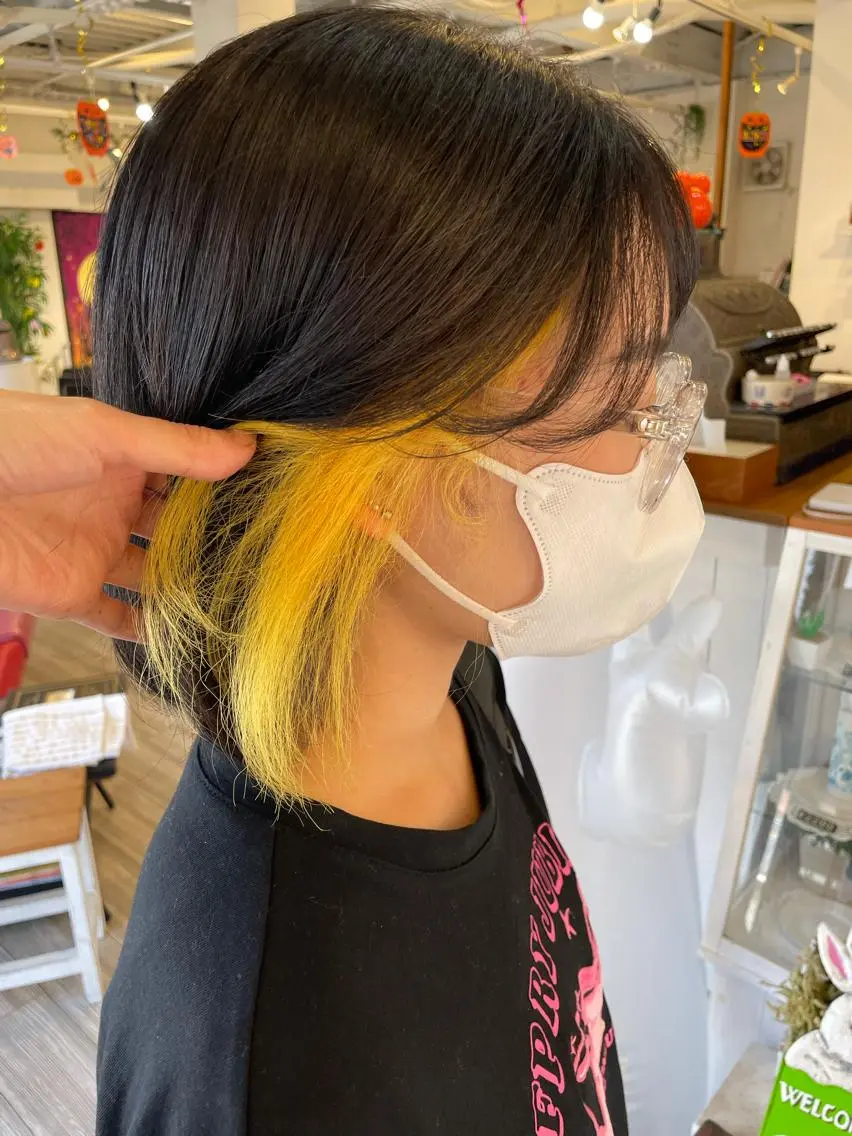 ショート インナーカラー 推し ブリーチ  髪質改善のヘアスタイル